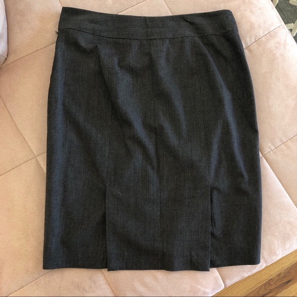 CLASSIC THE LIMITED GRAY PENCIL SKIRT - Picture 8 of 9